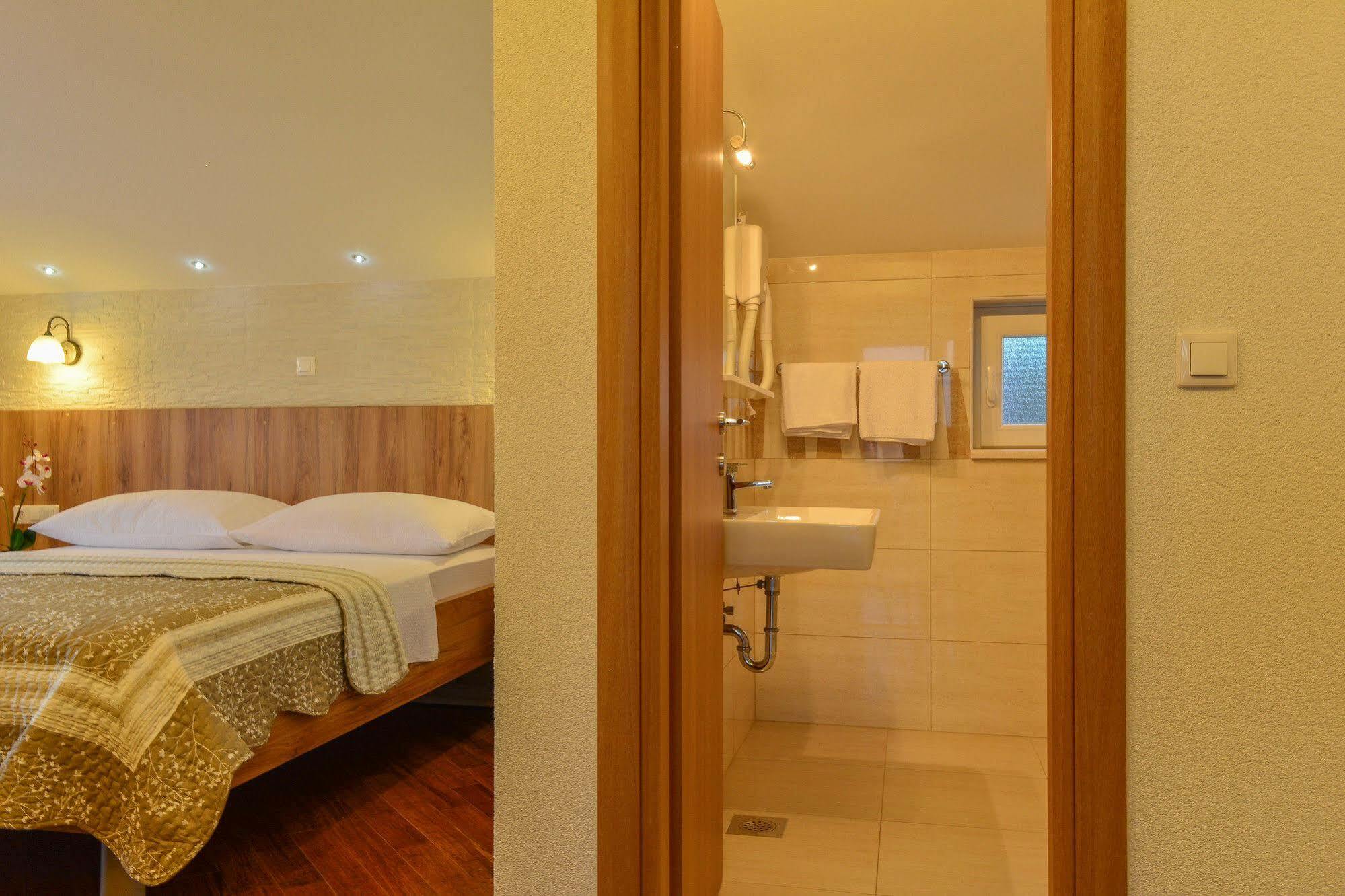 Luxury Apartments Villa Tea Трогір Екстер'єр фото